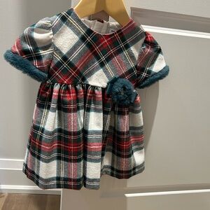 Mayoral Christmas holiday dress 12 months
Worn once for half hour photoshoot